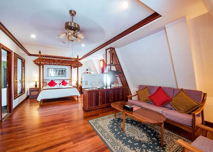 The Suite By Royal Crown Hotel