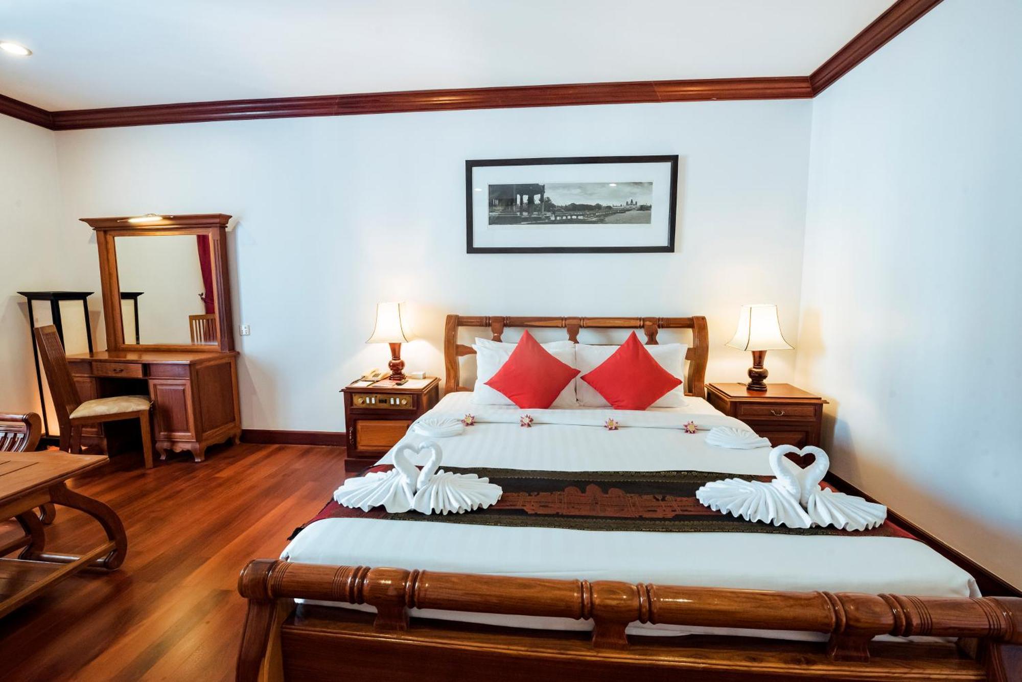 The By Royal Crown 4* Siem Reap