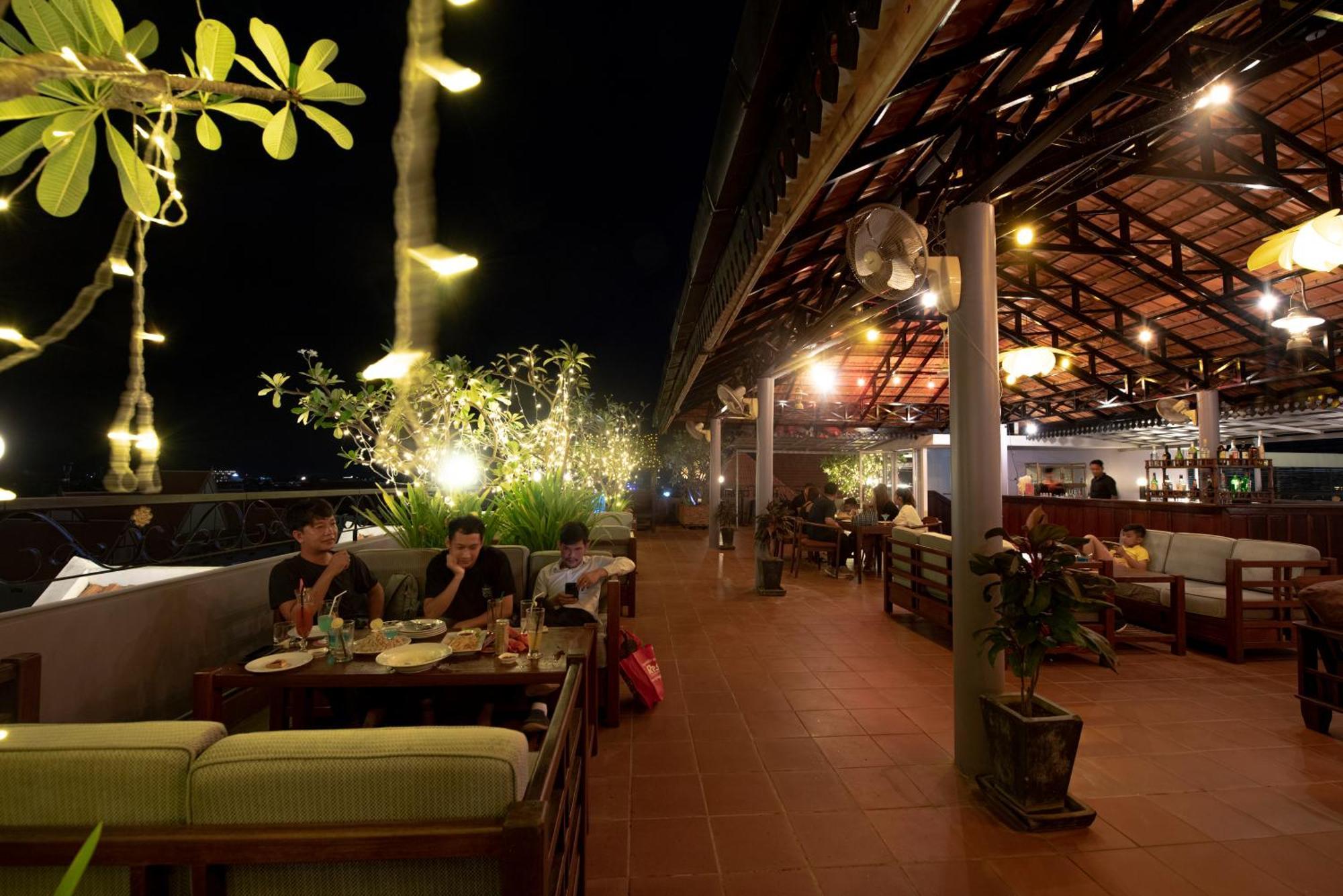 The By Royal Crown Hotel