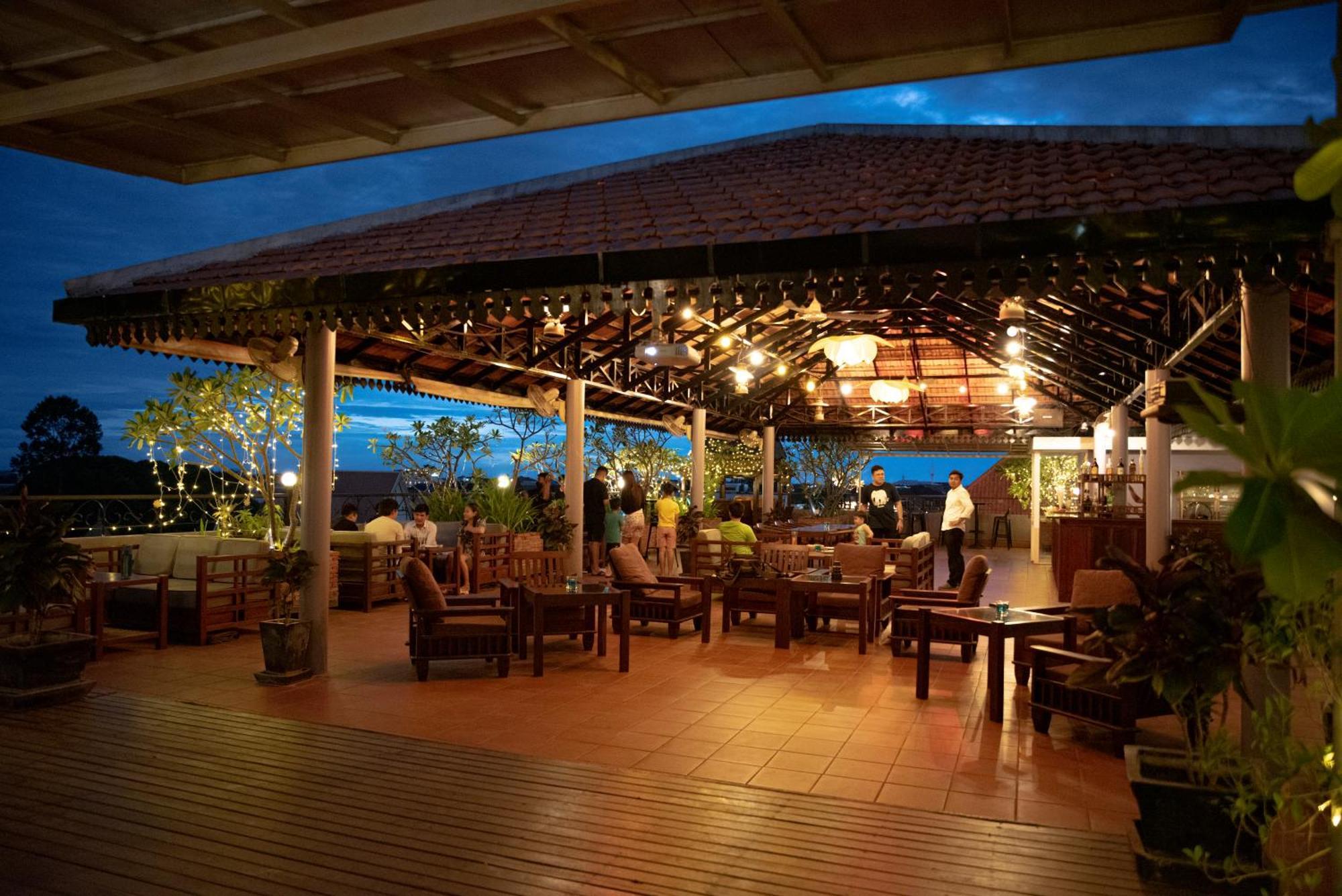 The By Royal Crown Hotel