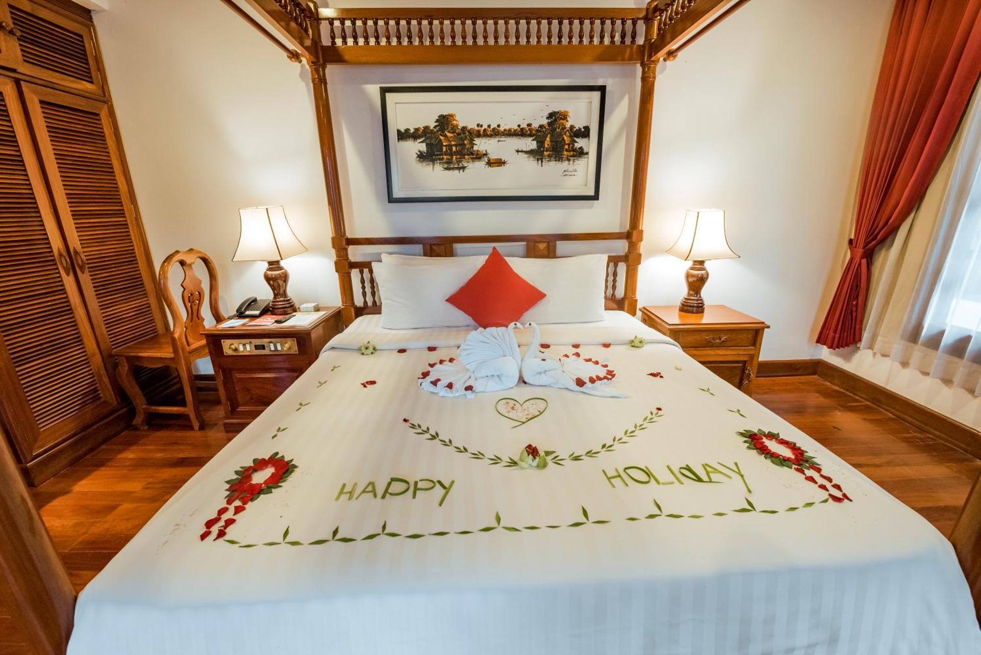 The By Royal Crown Hotel 4*