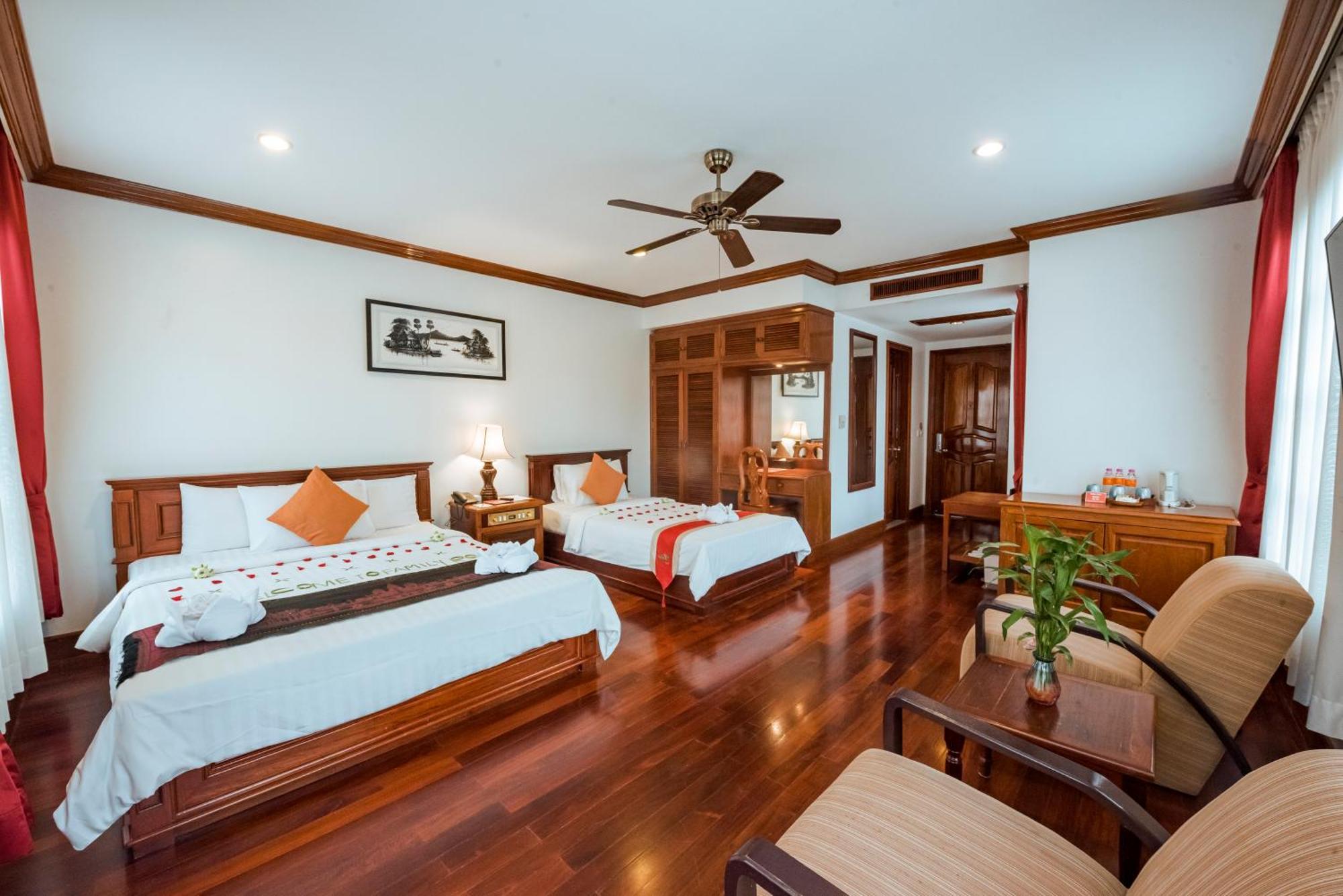 The By Royal Crown Hotel
